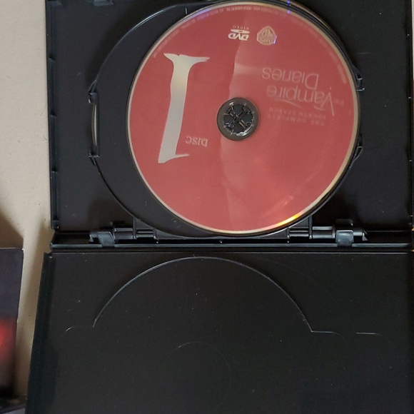 4 Seasons Of The Vampire Diaries - Picture 8 of 8